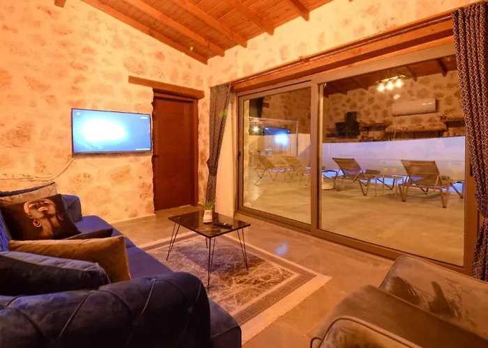 Yesilkoy 2 Bedroom فيلة كالكان