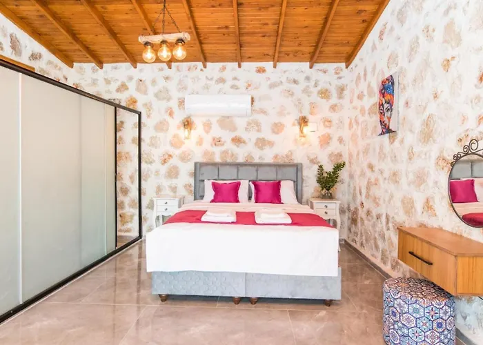 Yesilkoy 2 Bedroom فيلة *